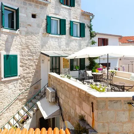 Apartman Violeta Apartment *