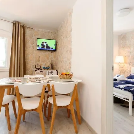 아파트 Apartman Violeta *